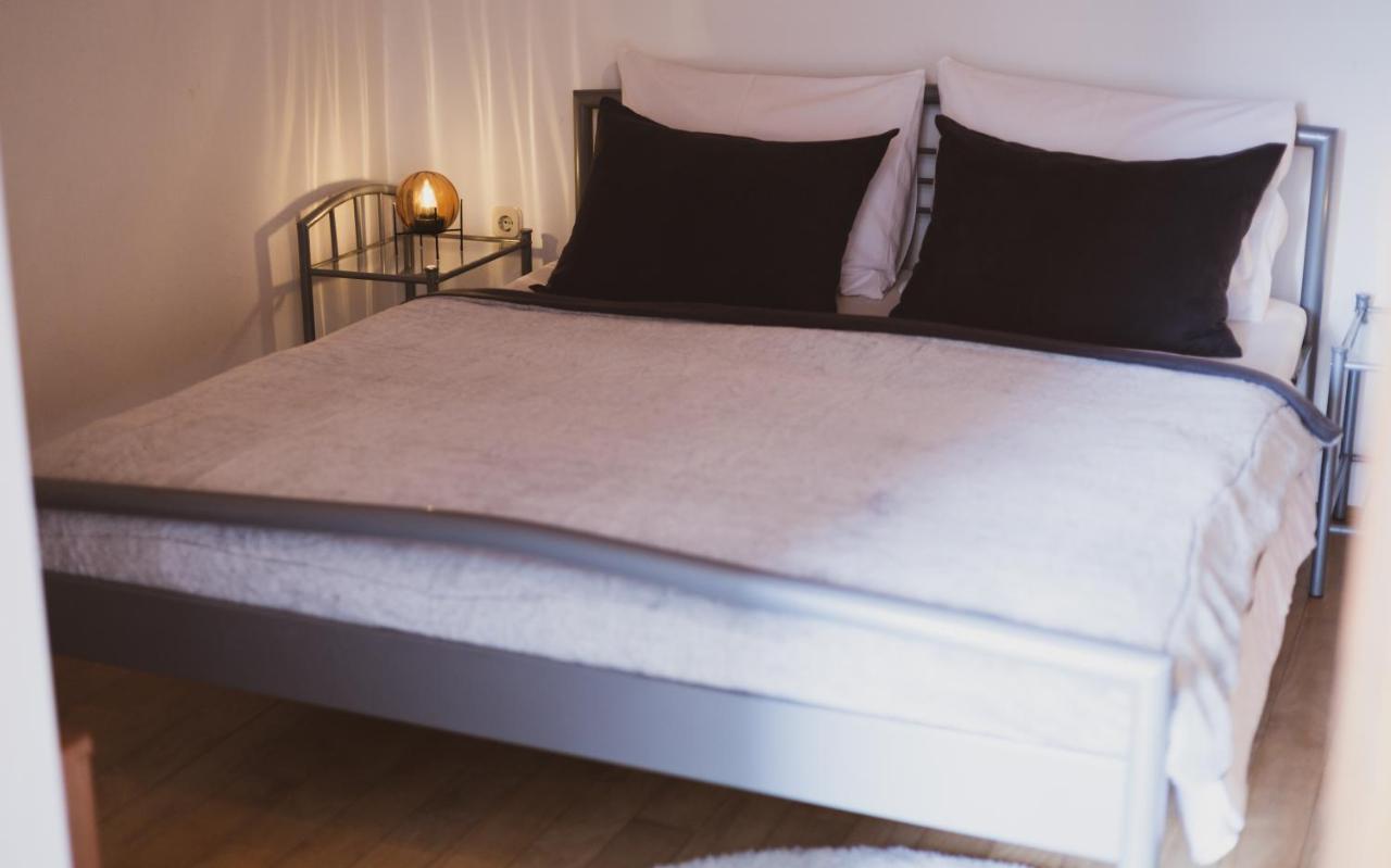 Ferienwohnung Scardona Rustica, Bed & Breakfast With Jacuzzi, Bbq And Free Parking In Skradin, Krka Exterior foto