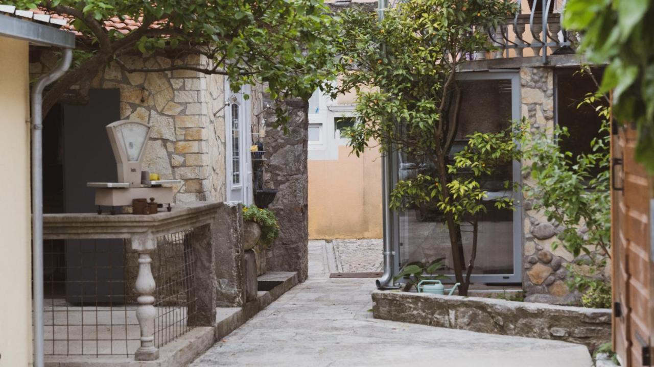 Ferienwohnung Scardona Rustica, Bed & Breakfast With Jacuzzi, Bbq And Free Parking In Skradin, Krka Exterior foto