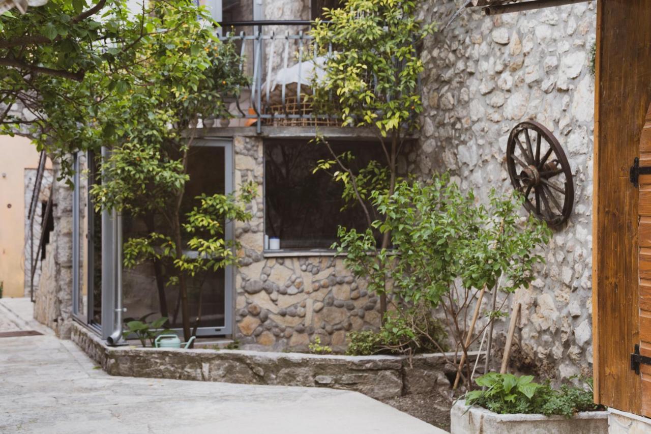 Ferienwohnung Scardona Rustica, Bed & Breakfast With Jacuzzi, Bbq And Free Parking In Skradin, Krka Exterior foto
